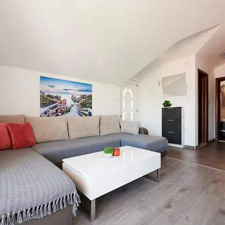 Appartement & Zaja *