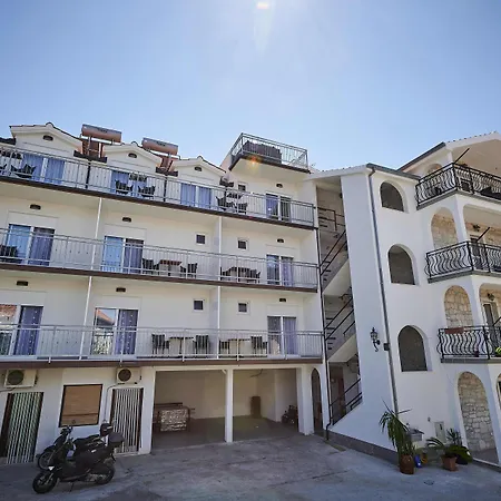 Appartement & Zaja *