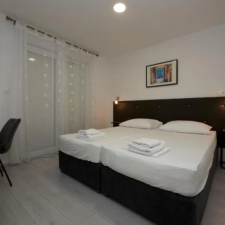 & Zaja * Trogir