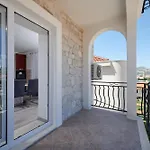 & Zaja Apartment