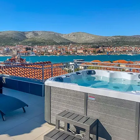 Apartment & Zaja *