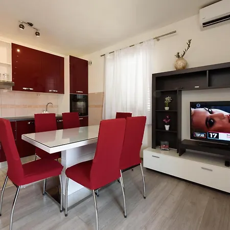 & Zaja Apartment