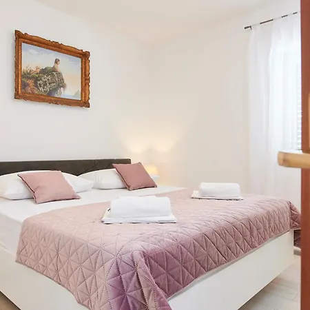Apartment & Zaja *