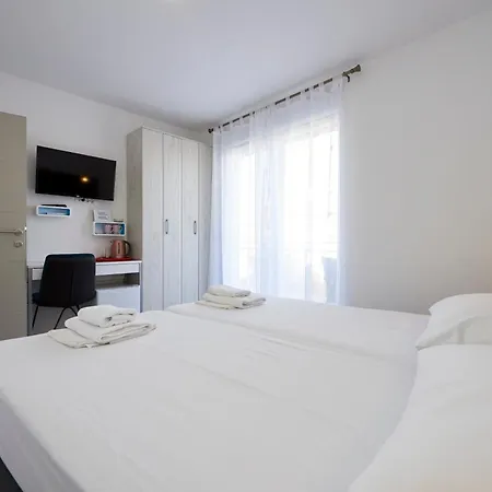 Apartment & Zaja *
